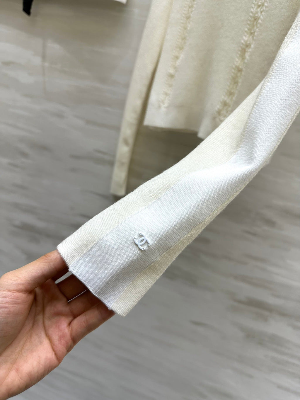 CHANEL 26S TURTLENECK SWEATER 679