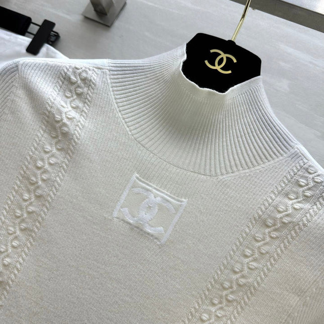 CHANEL 26S TURTLENECK SWEATER 679