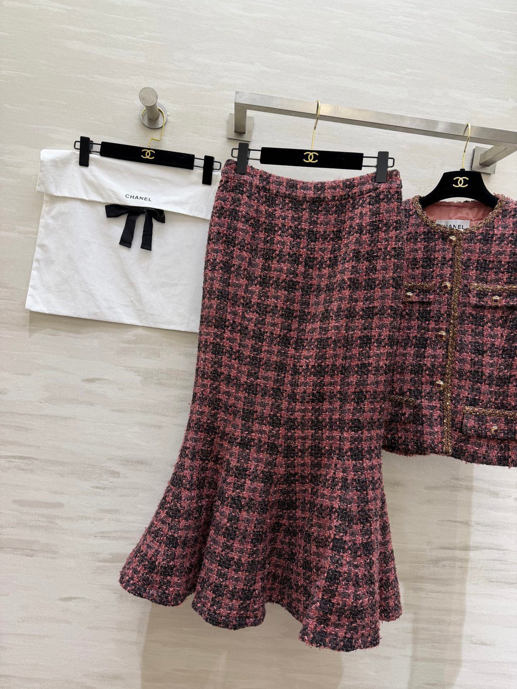 CHANEL 26S WOOL JACKET AND SKIRT SET 925