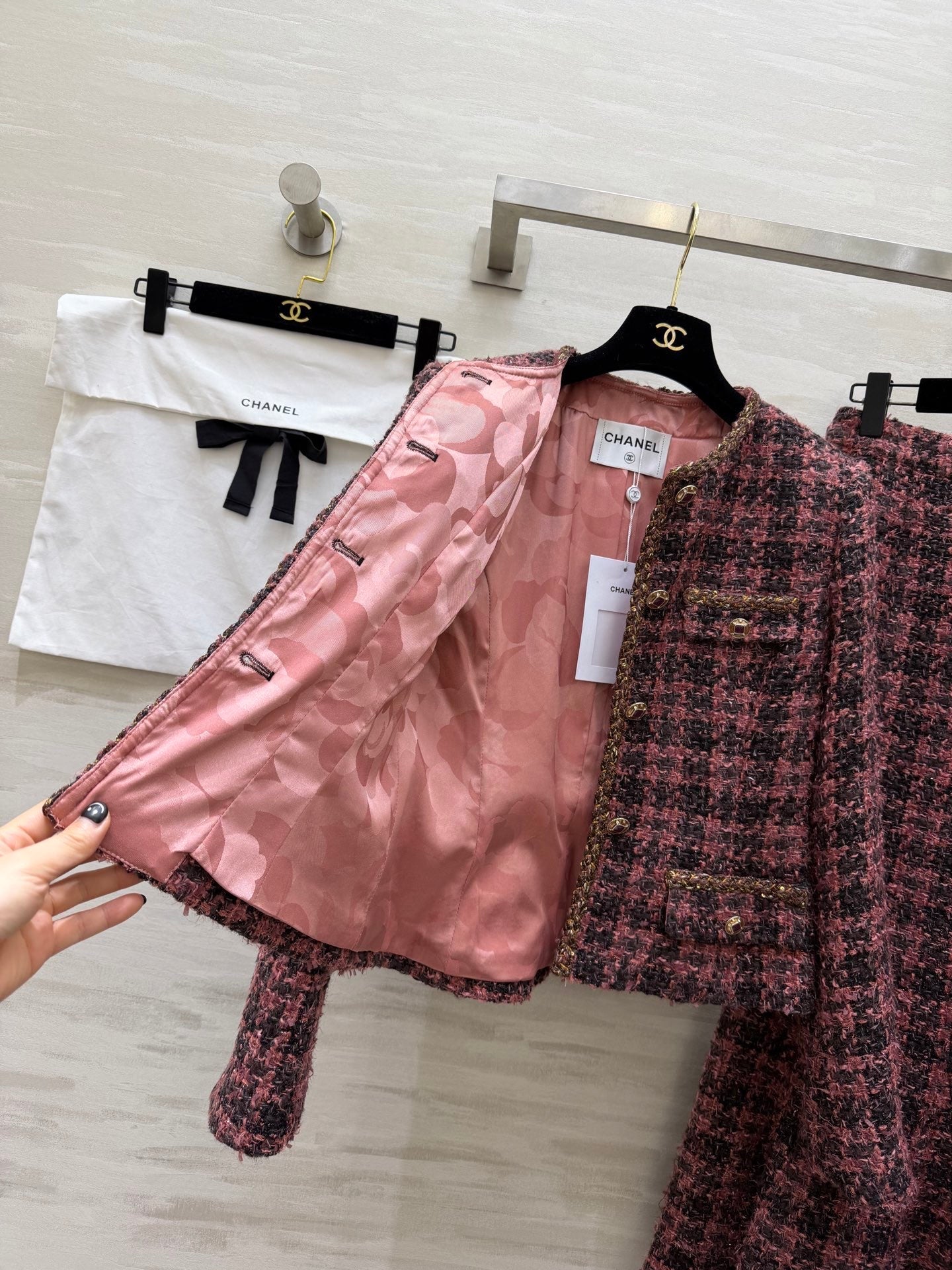 CHANEL 26S WOOL JACKET AND SKIRT SET 925