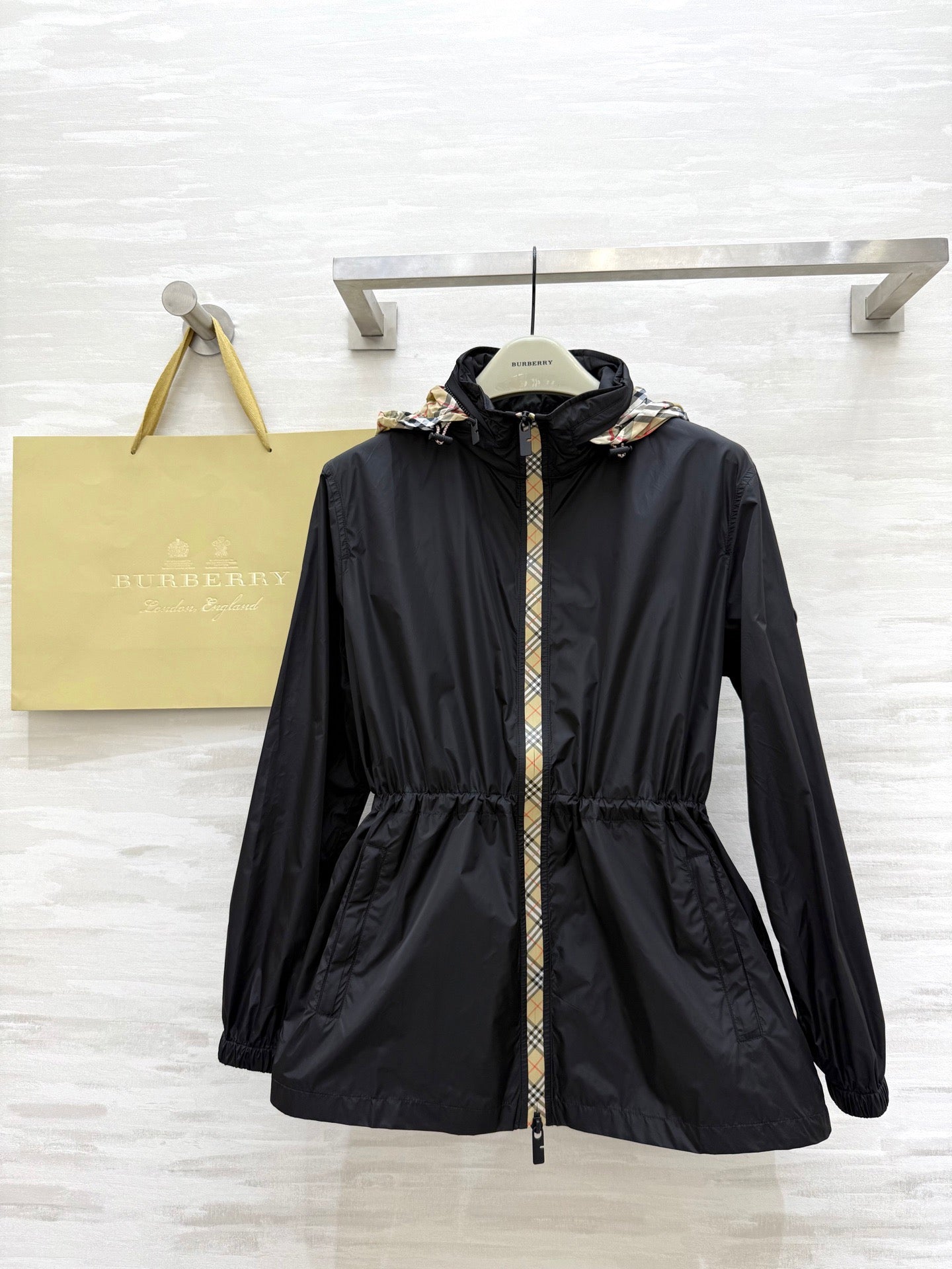 BURBERRY 26S LIGHTWEIGHT JACKET 409