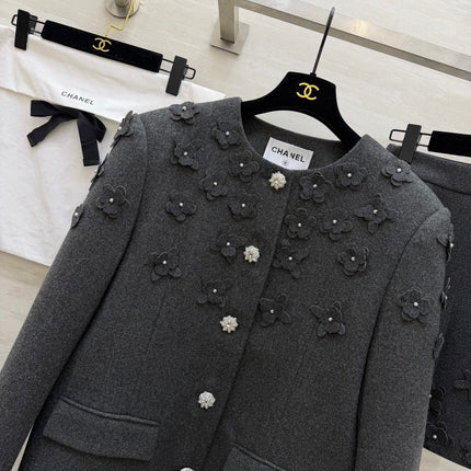 CHANEL 26S WOOL JACKET AND SKIRT SET 870