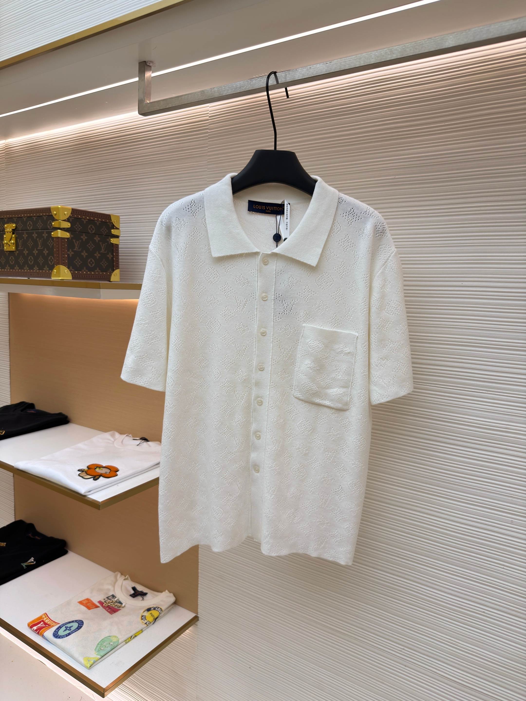 LV 26S SHORT-SLEEVED KNIT POLO SHIRT STYLE 206