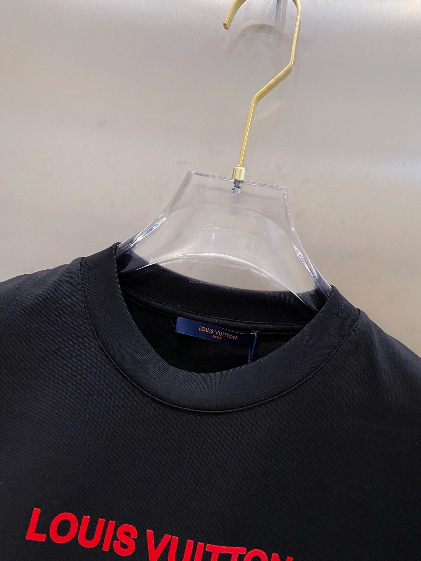 LV T-SHIRT IN BLACK COTTON RED LOGO 238833