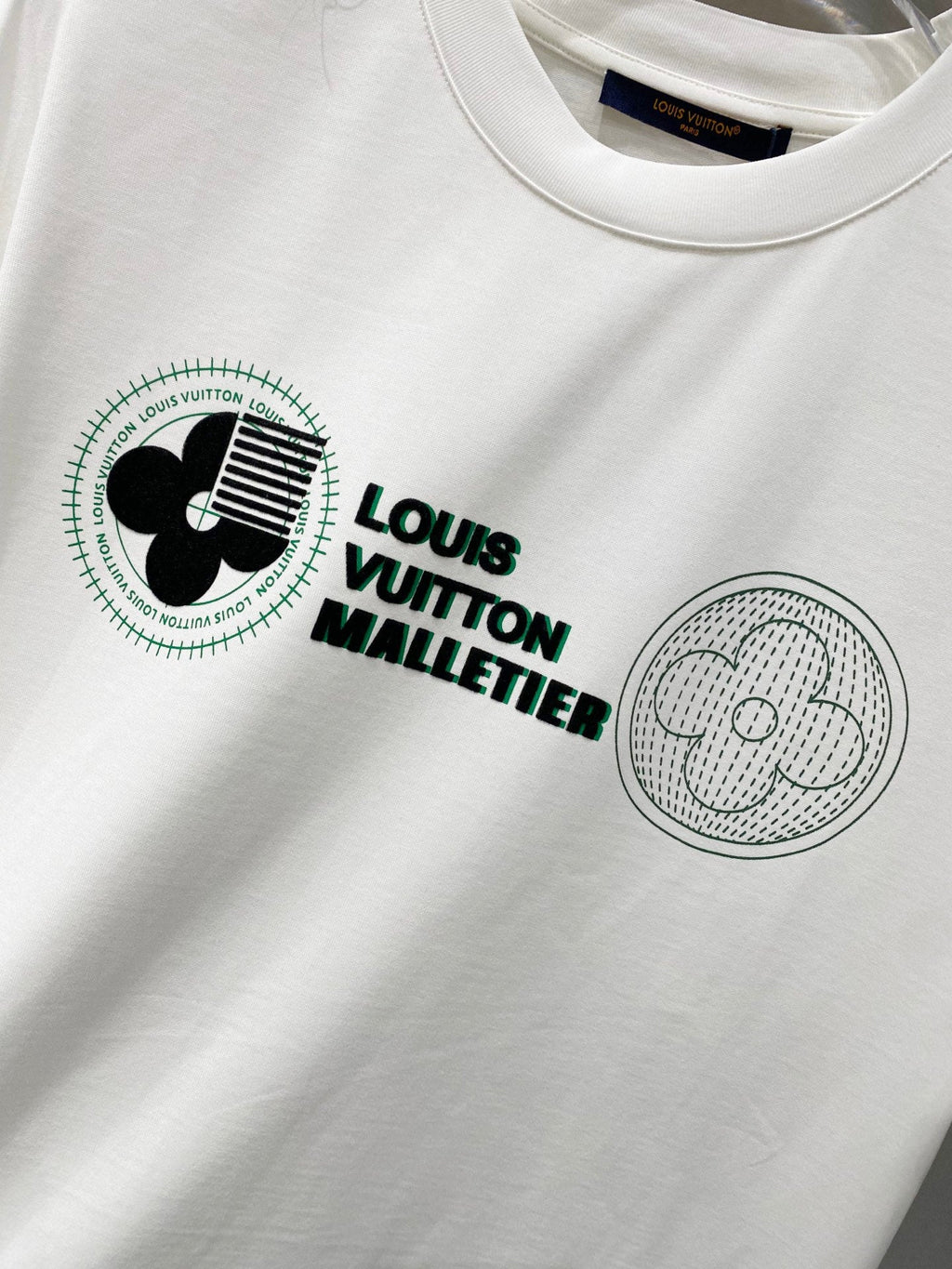 LV WHITE COTTON T-SHIRT GREEN LOGO PRINT 238843