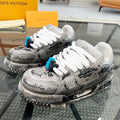 TRAINERS IN SMOKE GREY LAMBSKIN