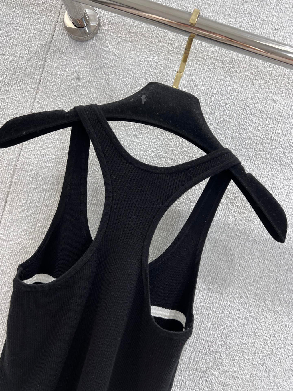 CHANEL SLEEVELESS TOP STYLE 66