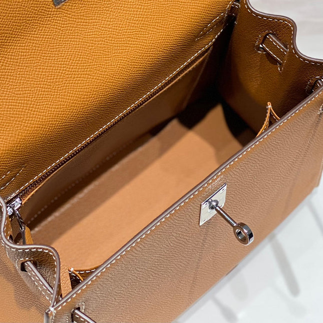 KELLY 25CM IN GOLD EPSOM CALFSKIN SILVER HARDWARE