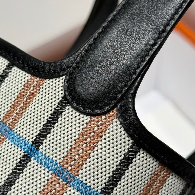 PICOTIN LOCK 18 BAG IN BLACK CALFSKIN ÉCRU/NOIR/FAUVE/NOIR/BLEU ZANZIBAR EMBROIDERY PLAID CANVAS