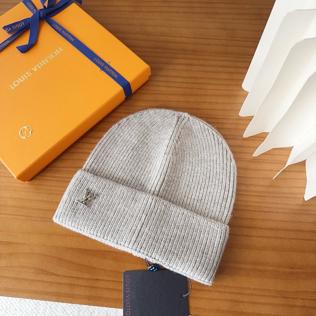 BEANIE HAT IN LIGHT GREY WOOL 875292