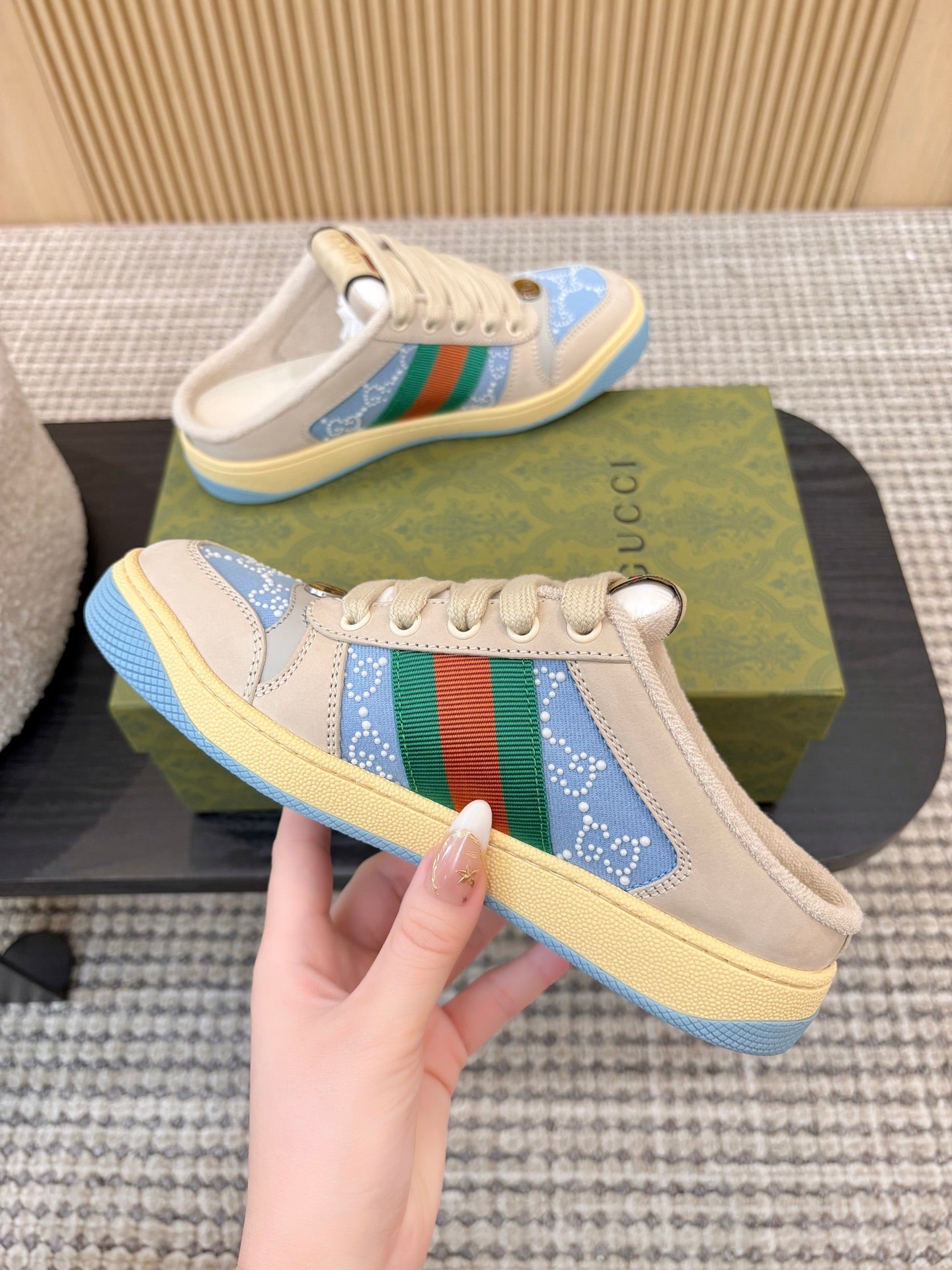 GUCCI 26S BACKLESS SNEAKERS IN BLUE CANVAS AND BEIGE LEATHER
