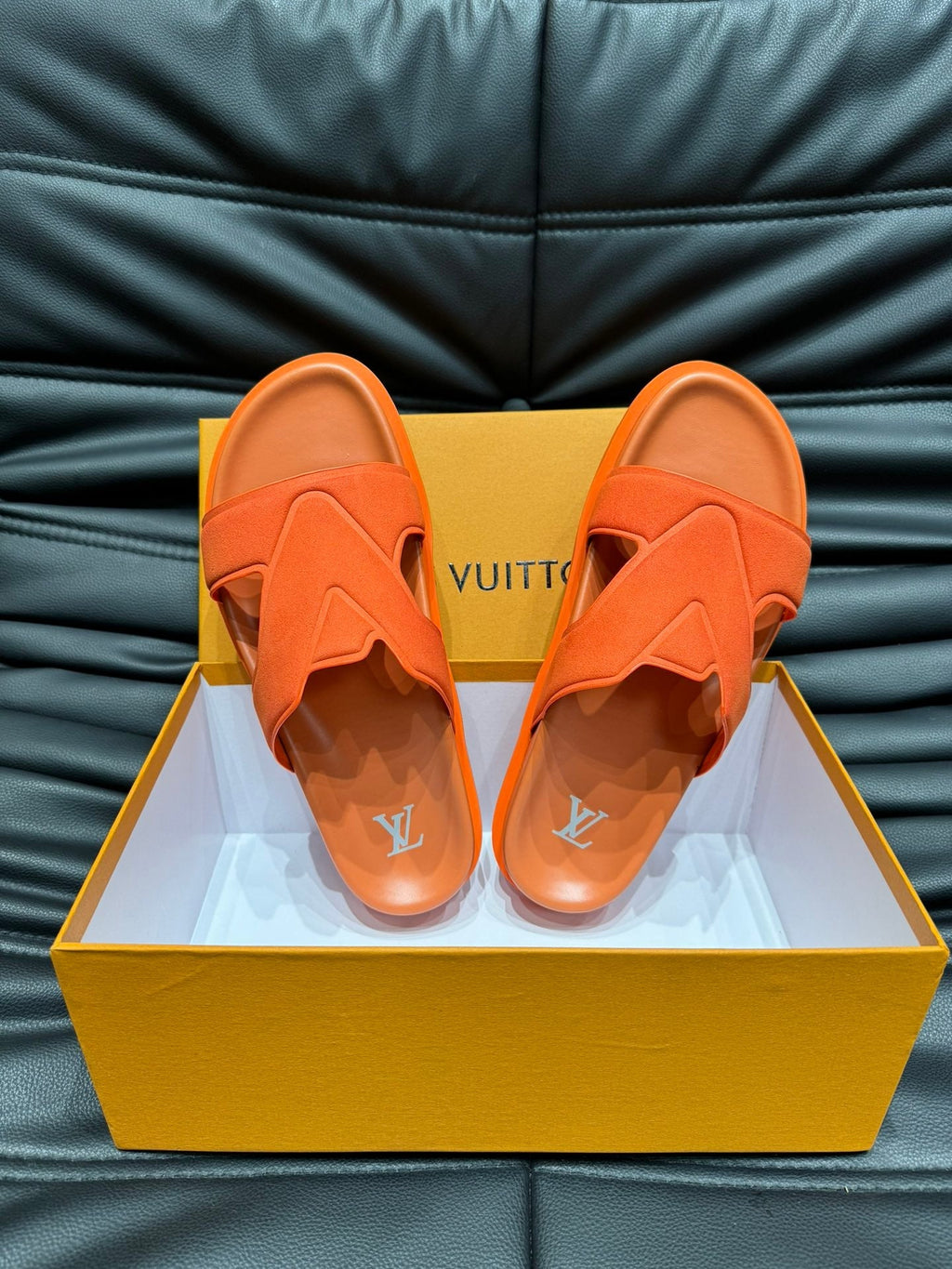 LV OASIS MULE IN CARROT ORANGE SUEDE CALFSKIN