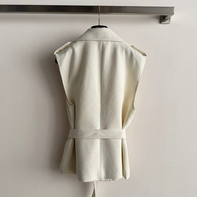 CHANEL 26S SLEEVELESS BLAZER 707