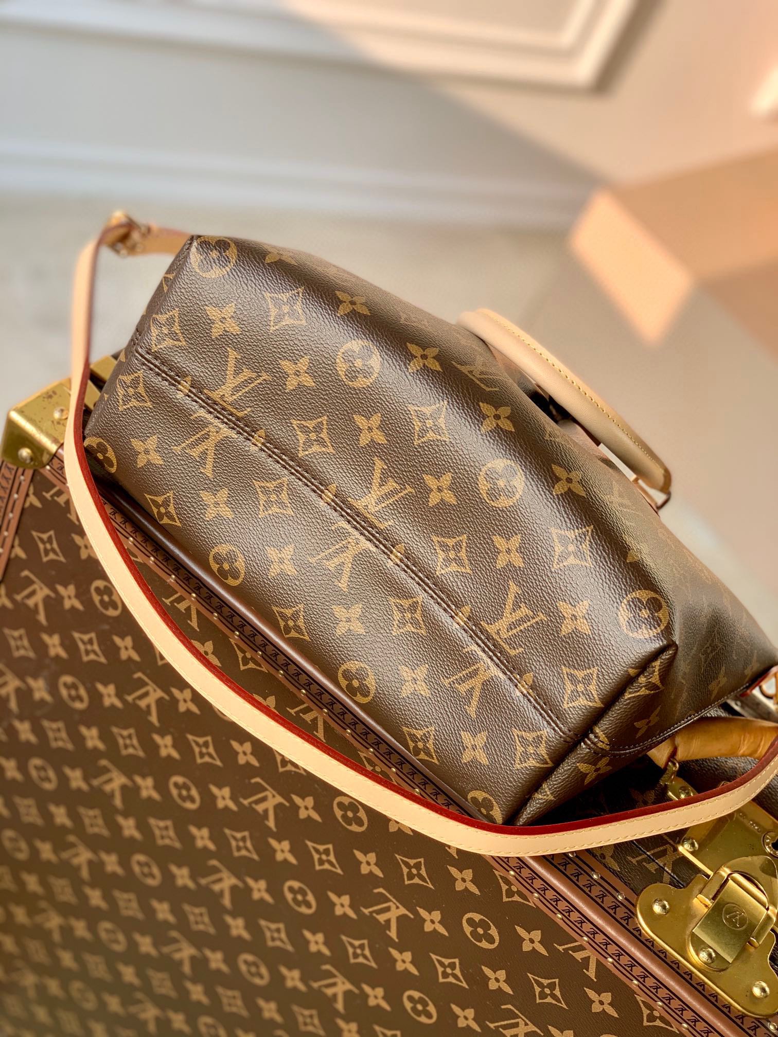 BOÉTIE PM TOTE 25 IN BROWN MONOGRAM COATED CANVAS AND CALFSKIN
