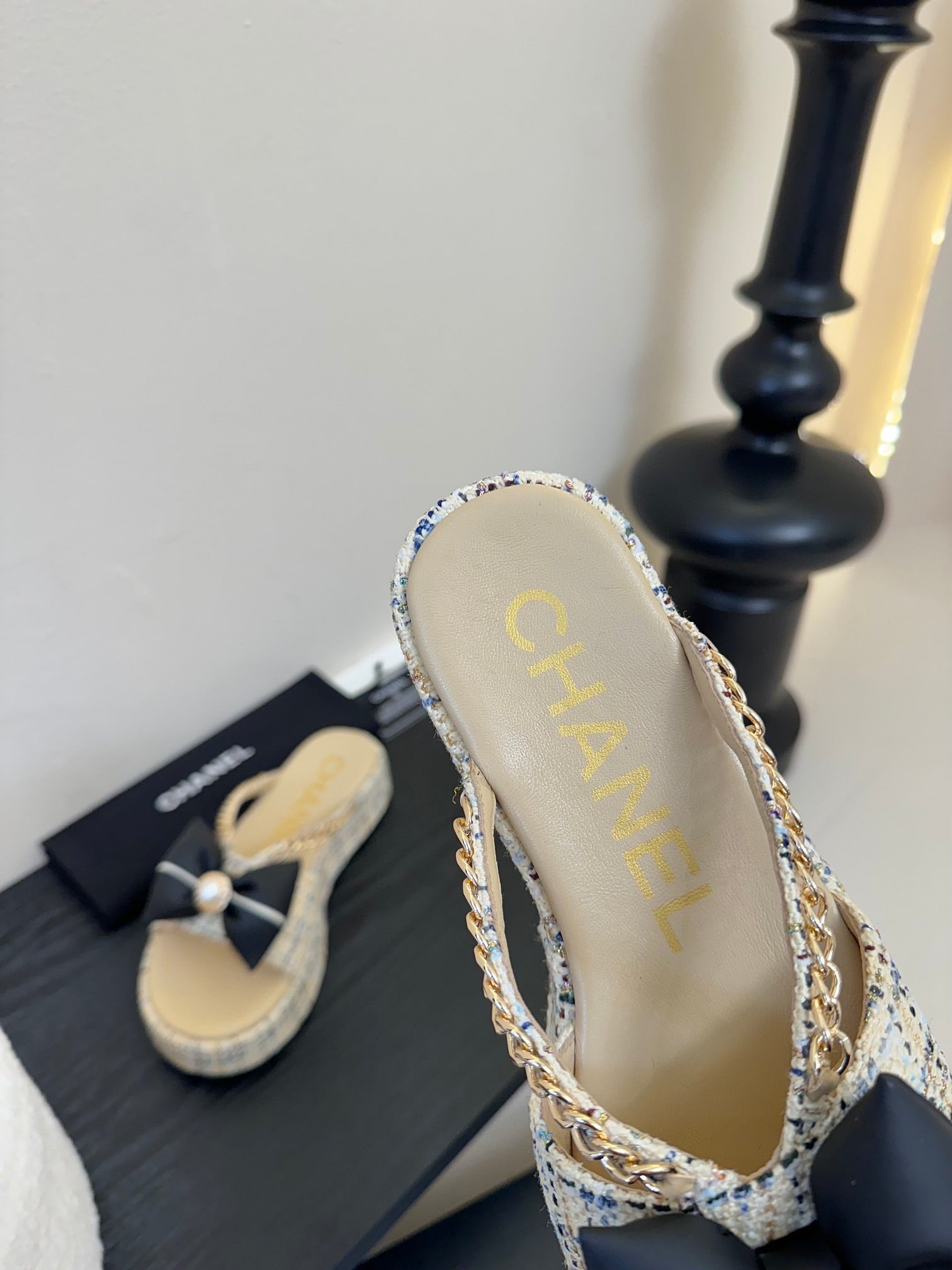 PLATFORM FLIP-FLOPS IN BEIGE TWEED FABRIC