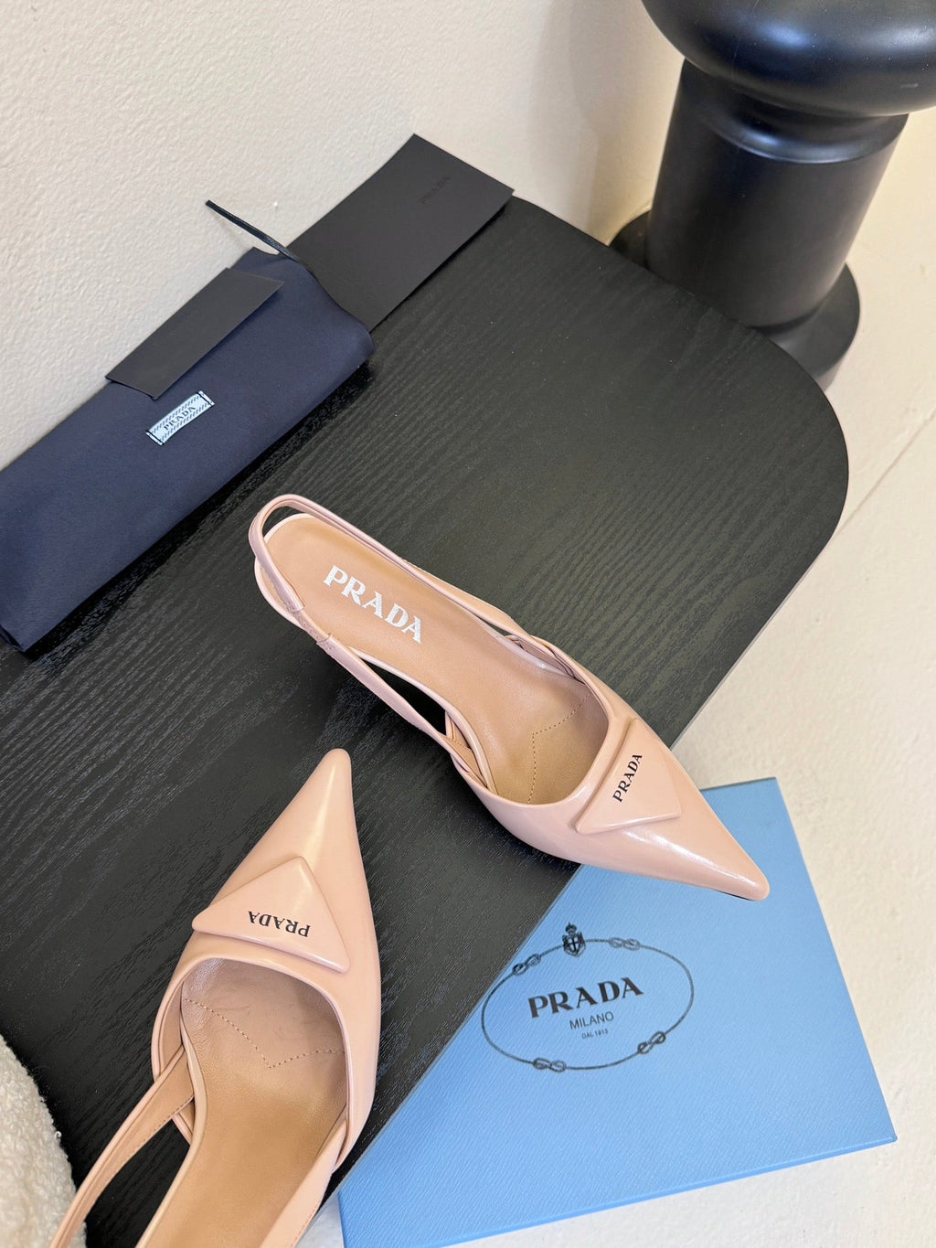 PRADA 26S POINTED TOE SLINGBACK HEELS 60MM IN LIGHT PINK CALFSKIN WITH LOGO