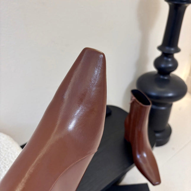 YSL 26S KNEE-HIGH HEELED BOOTS IN BROWN SHINY CALFSKIN
