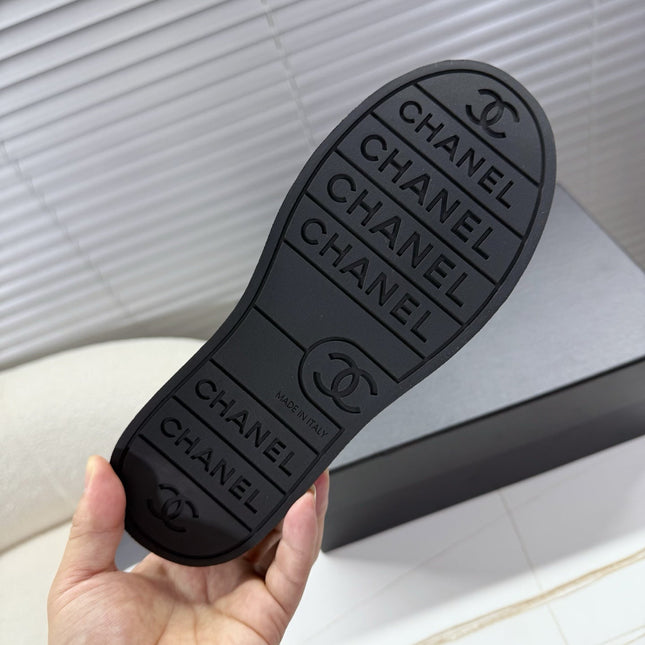 CHANEL 25S TRAINERS BLACK 35MM IN GLITTERED TWEED AND PATENT CALFSKIN