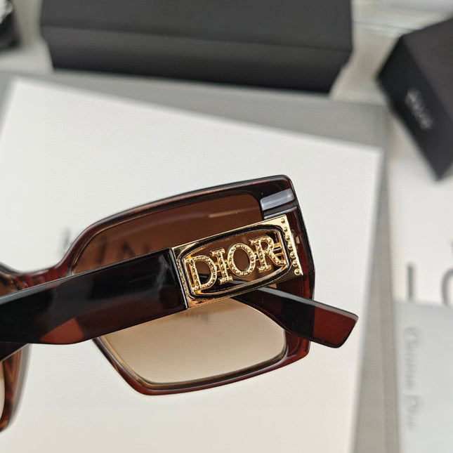 MONTAIGNE SQUARE SUNGLASS 58044 IN ACETATE