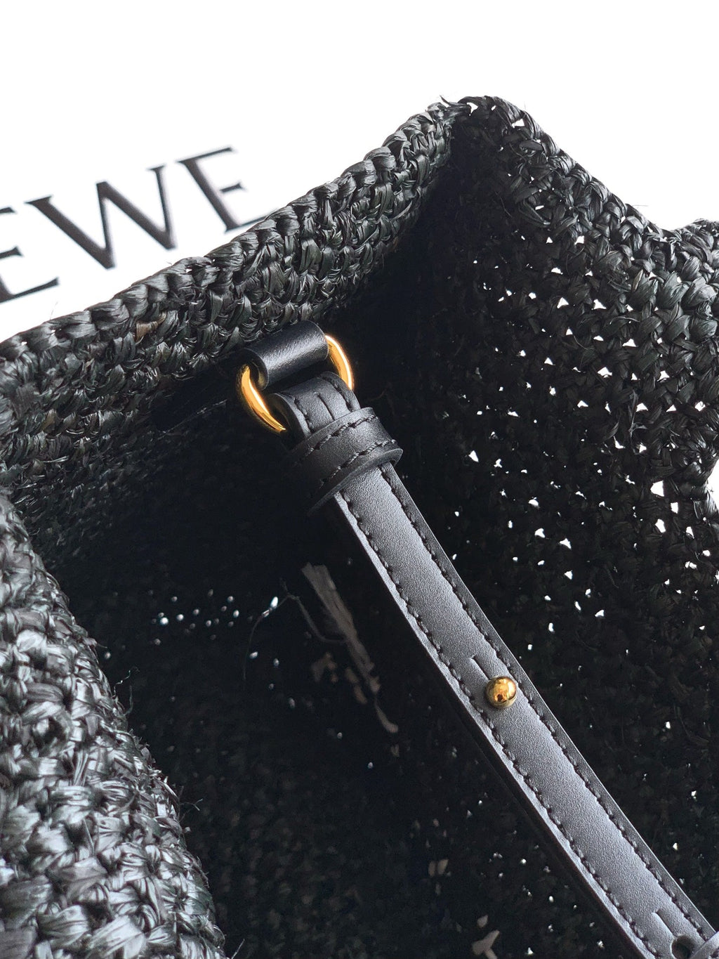 LOEWE 25S WE FONT TOTE BAG 24 IN BLACK RAFFIA FIBER