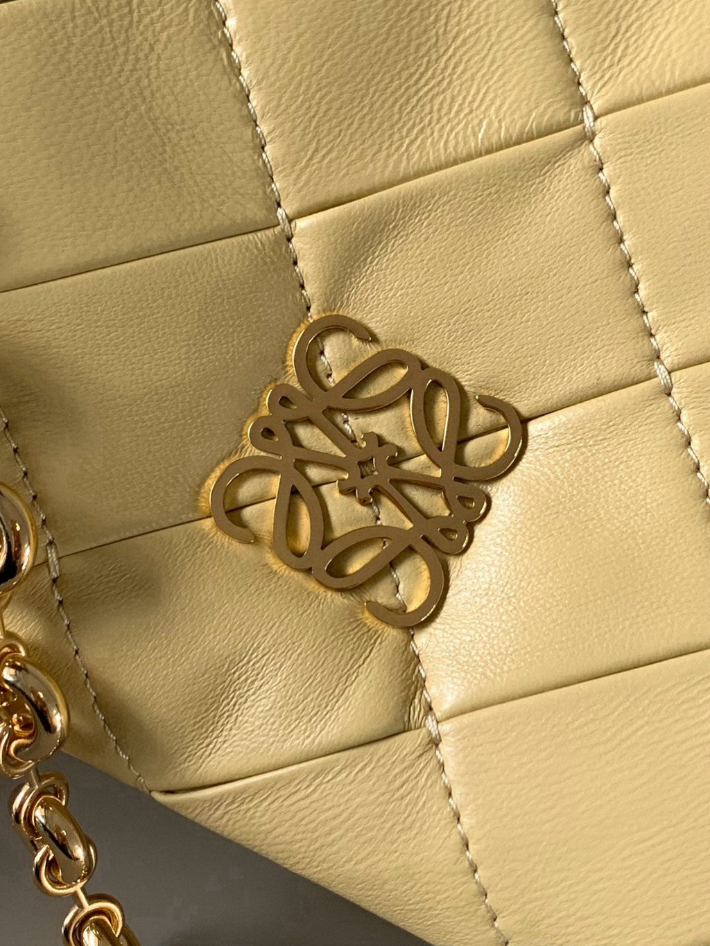 LOEWE 25S PUFFER GOYA BAG 23 IN LIGHT YELLOW NAPPA LAMBSKIN