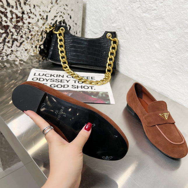 PRADA 26S CLASSIC LOAFERS IN CHOCOLATE BROWN LOGO SUEDE