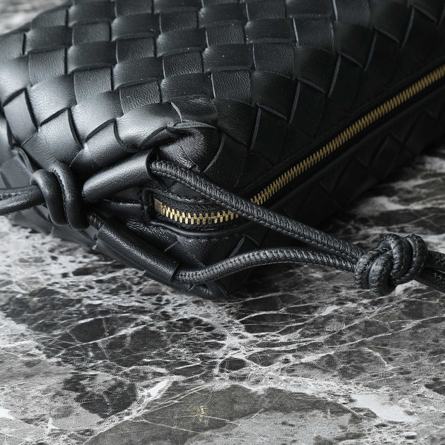 BV MINI LOOP 17CM BLACK CALFSKIN