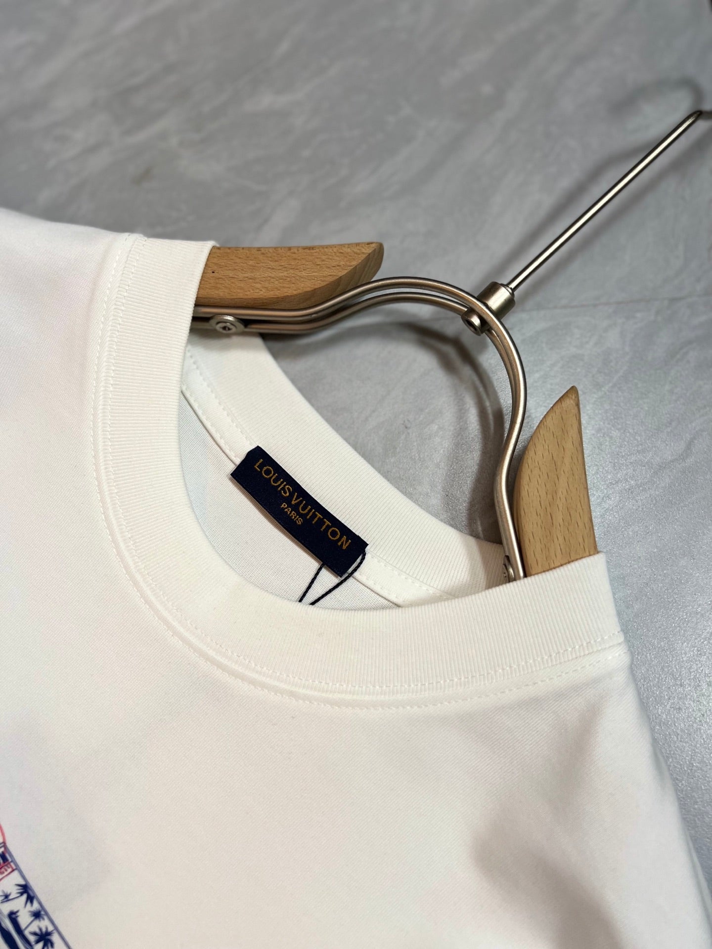 LV T-SHIRT IN WHITE PURE COTTON COLORFUL LOGO 238925