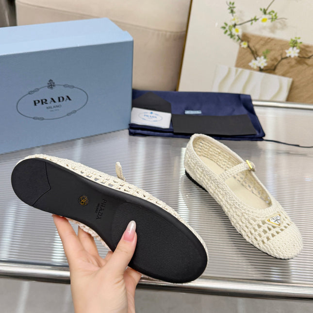 PRADA 26S MARY JANE FLATS IN CREAM WHITE WOVEN RAFFIA WITH TRIANGLE LOGO