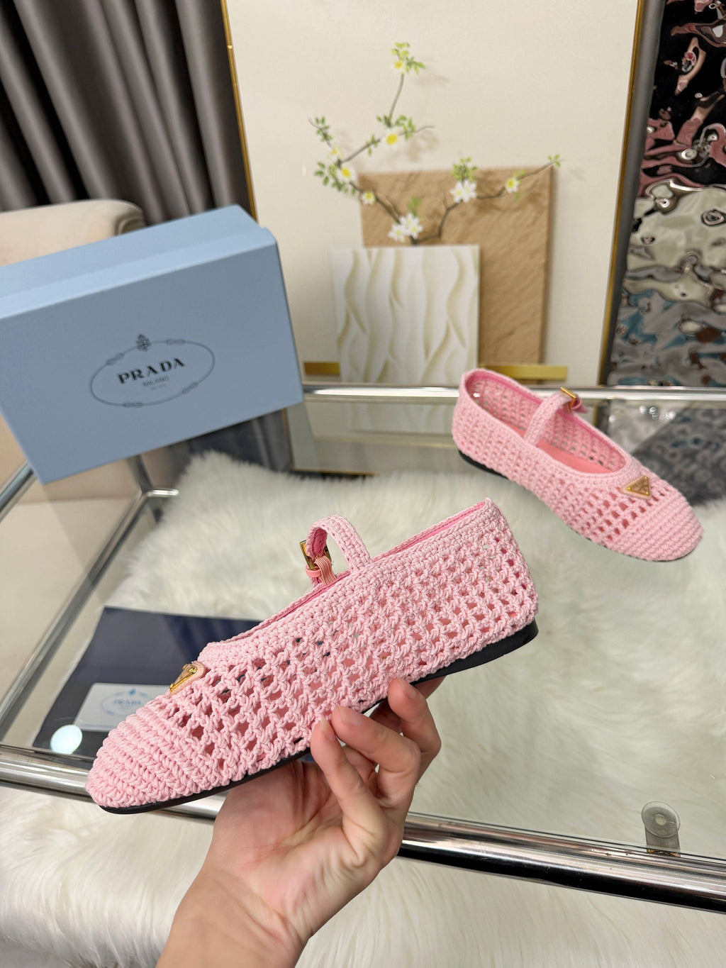 PRADA 26S MARY JANE FLATS IN PINK WOVEN RAFFIA WITH TRIANGLE LOGO