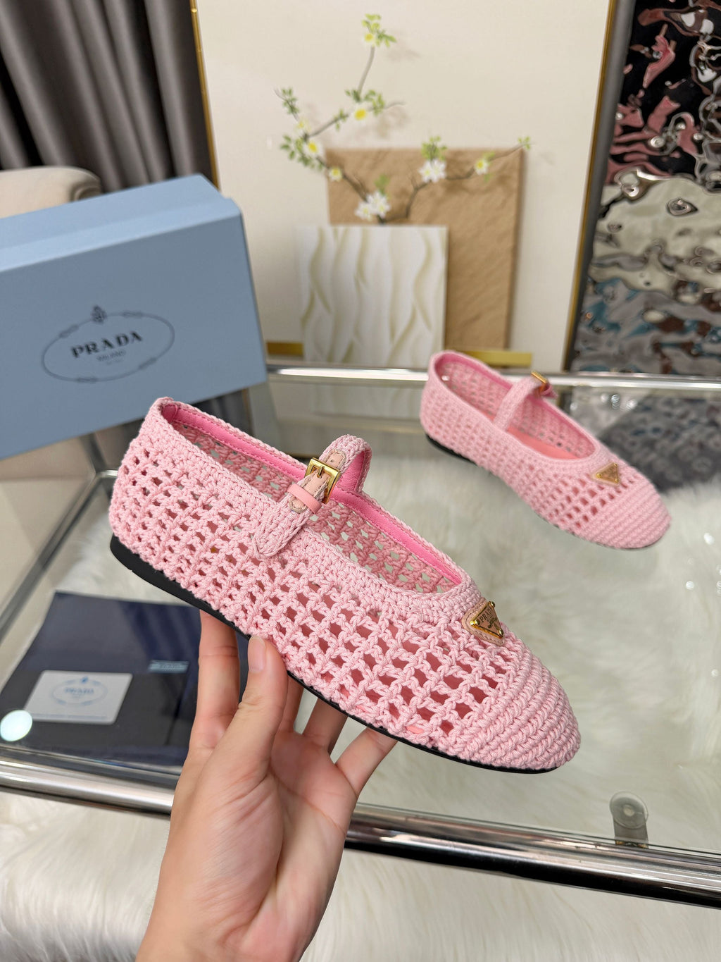 PRADA 26S MARY JANE FLATS IN PINK WOVEN RAFFIA WITH TRIANGLE LOGO