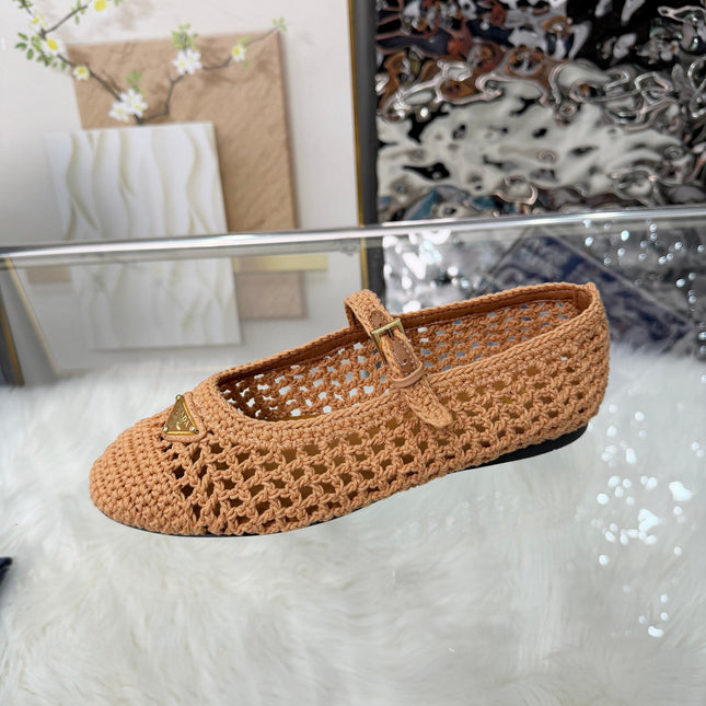 PRADA 26S MARY JANE FLATS IN BROWN WOVEN RAFFIA WITH TRIANGLE LOGO