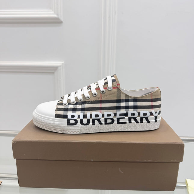 BURBERRY 26S VINTAGE CHECK SNEAKERS IN BEIGE AND BLACK CANVAS