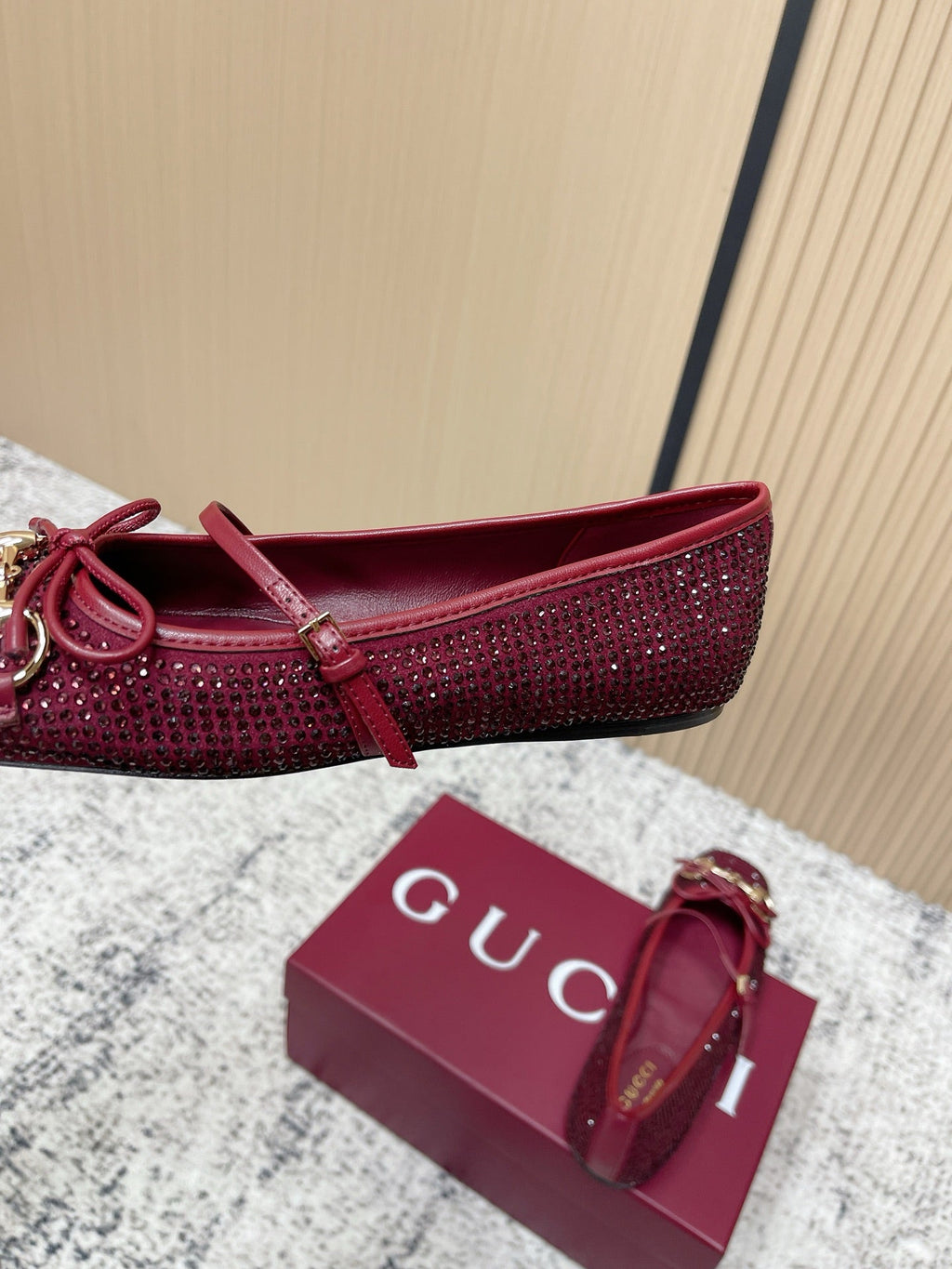 GUCCI 26S BALLET FLATS IN RED WITH CRYSTALS