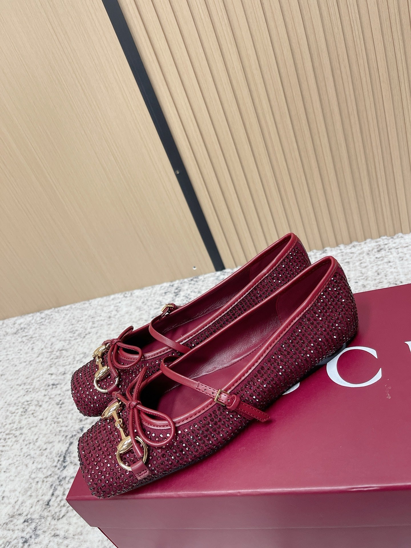 GUCCI 26S BALLET FLATS IN RED WITH CRYSTALS