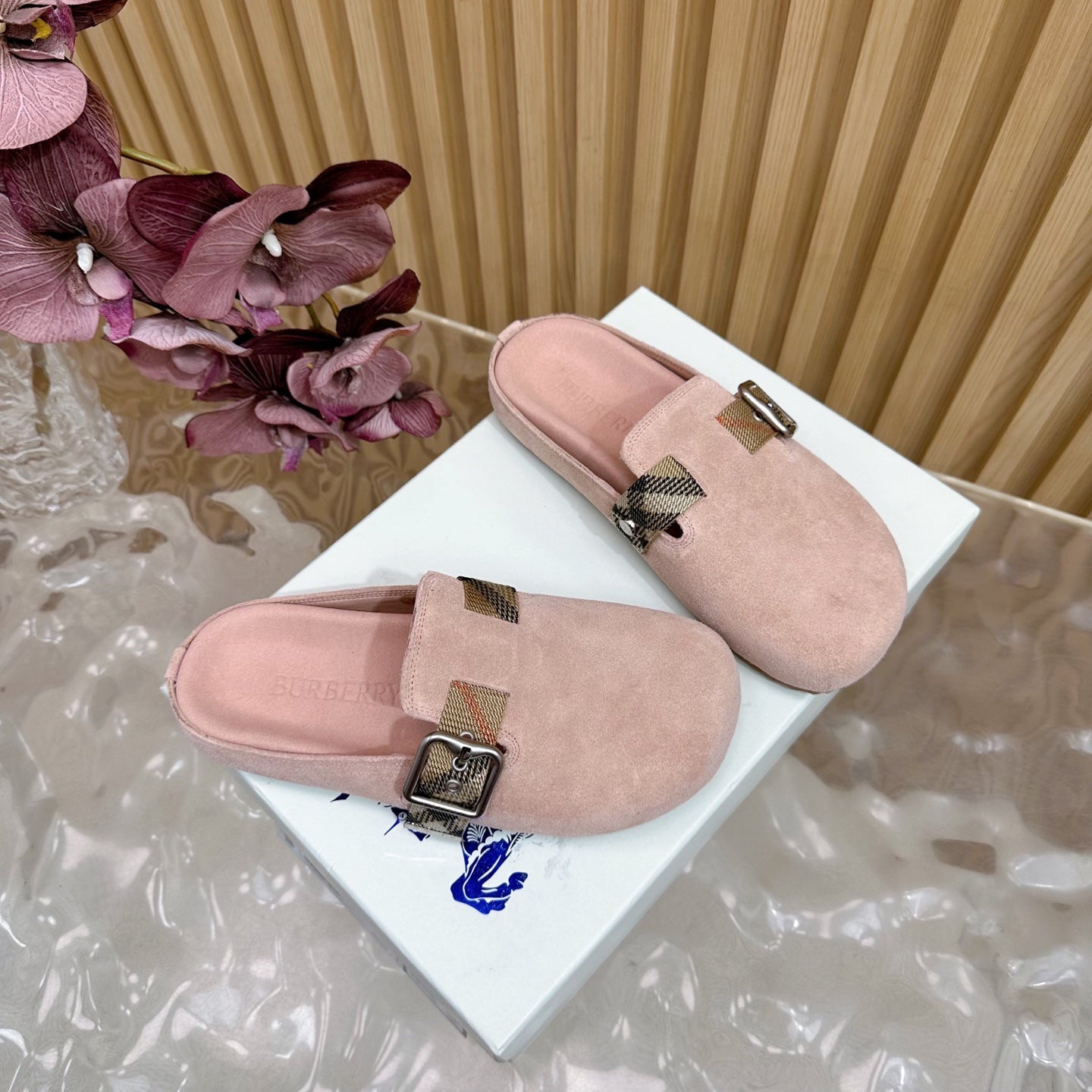 BURBERRY 26S BUCKLE MULES IN LIGHT PINK SUEDE
