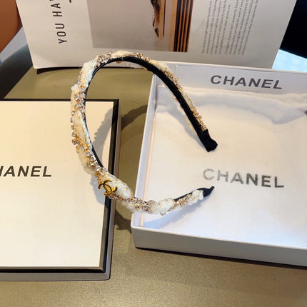 WHITE FABRIC WITH CRYSTAL HAIRBAND 417311