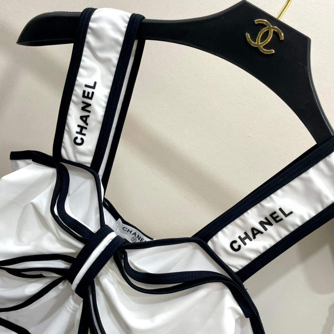 BODYSUIT SWIMSUIT IN WHITE AND BLACK TRIM 627828