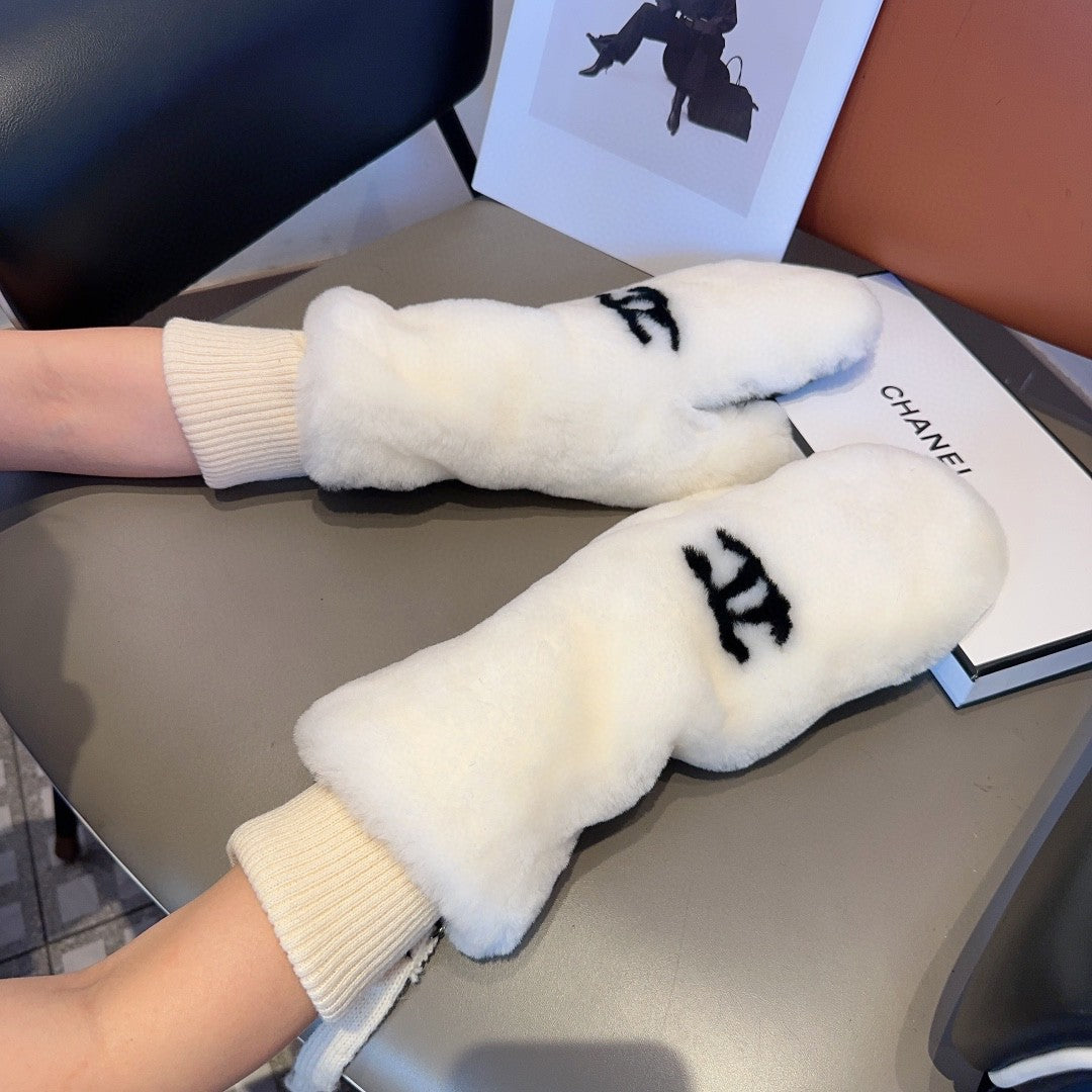 GLOVES IN WHITE RABBIT FUR AND LAMBSKIN 456404