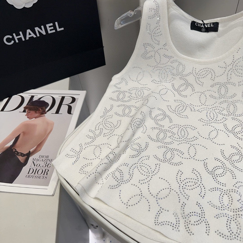 SLEEVELESS TOP 643224 IN WHITE COTTON EMBOSSED LOGO