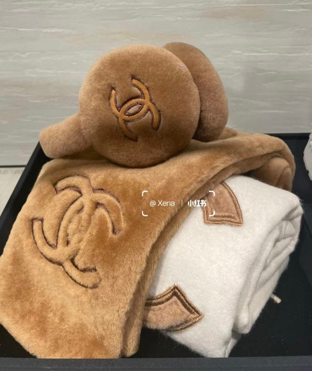 CHANEL 25S SKI EARMUFFS 928761