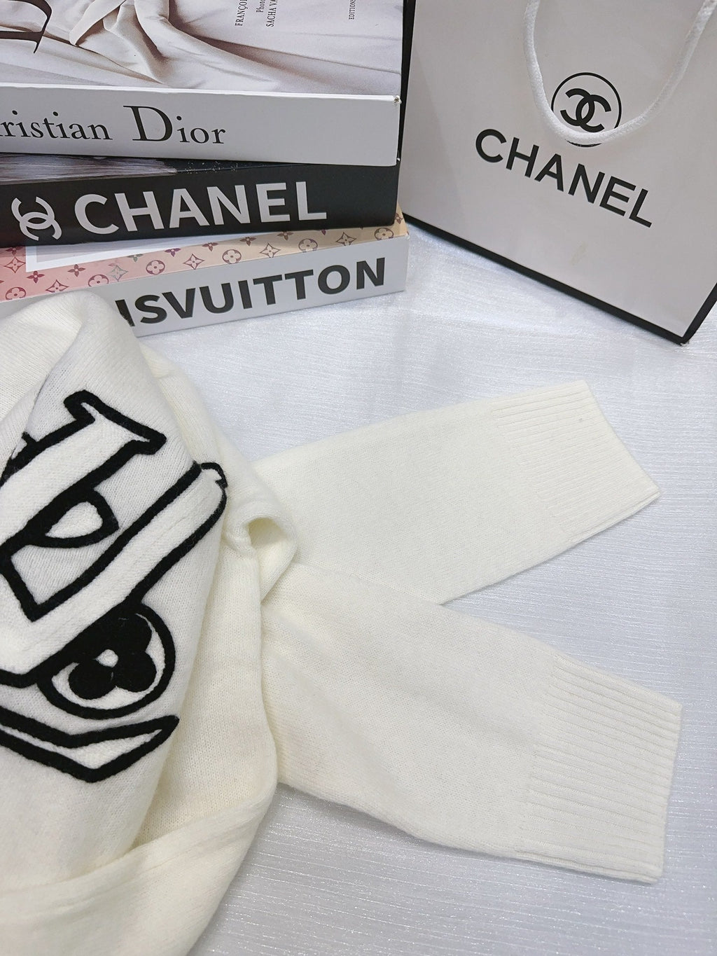 LV 25S SWEATER 0043