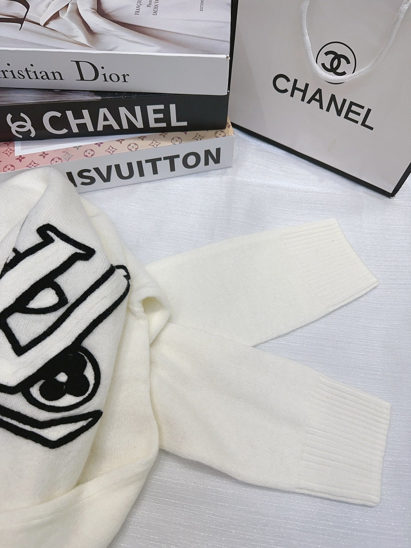 LV 25S SWEATER 0043