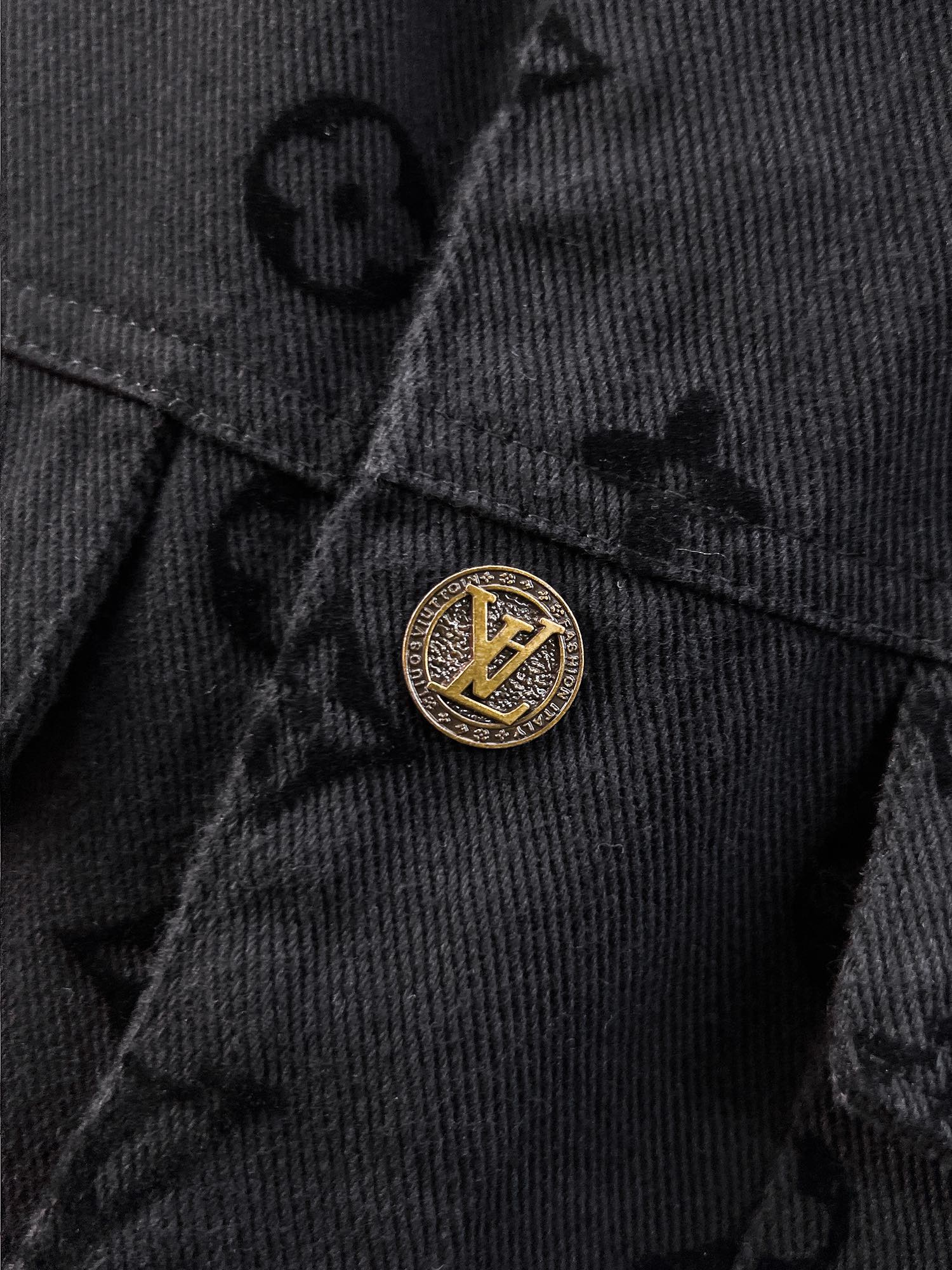LV BLACK MONOGRAM DENIM JACKET 239525