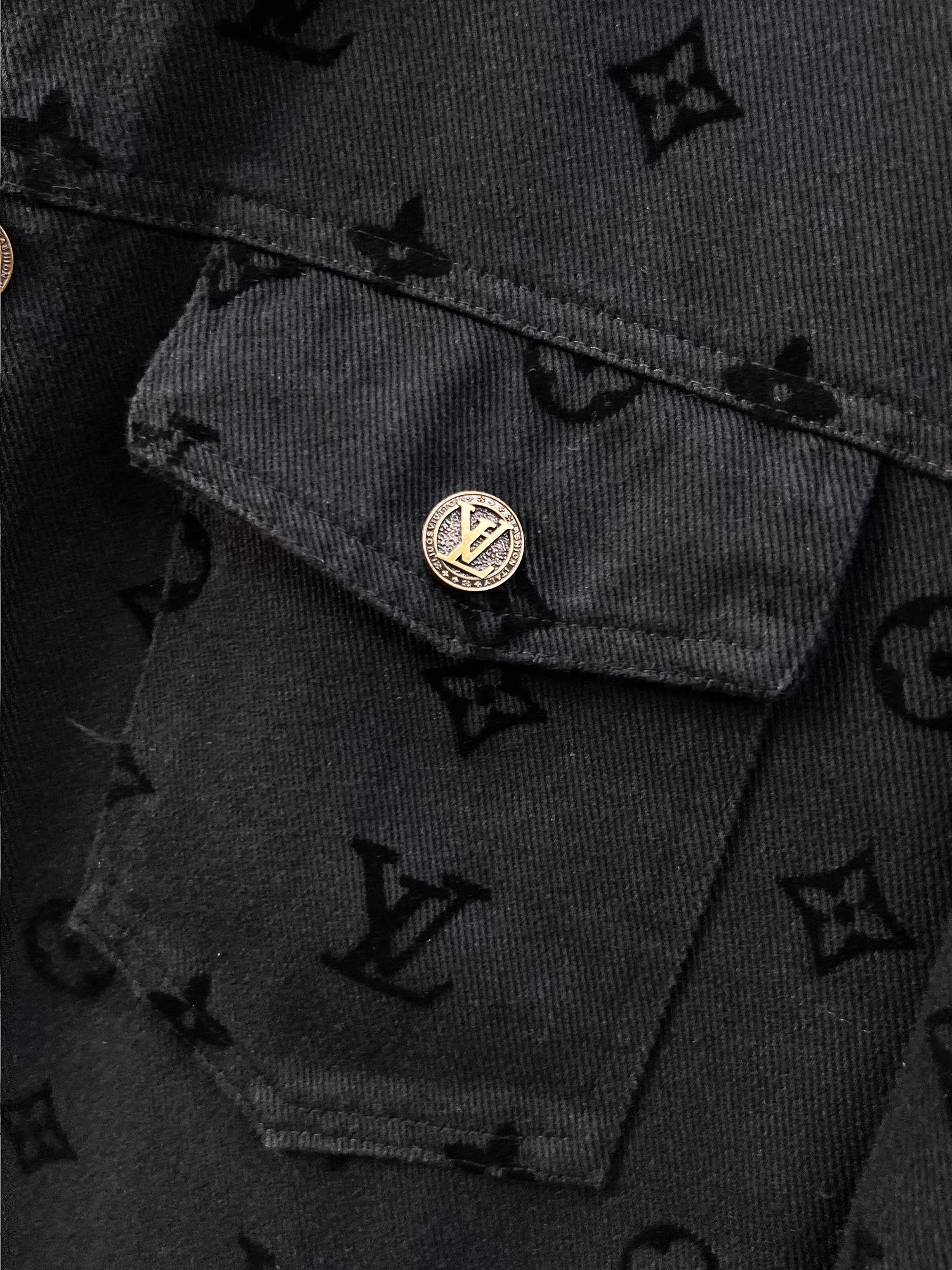 LV BLACK MONOGRAM DENIM JACKET 239525