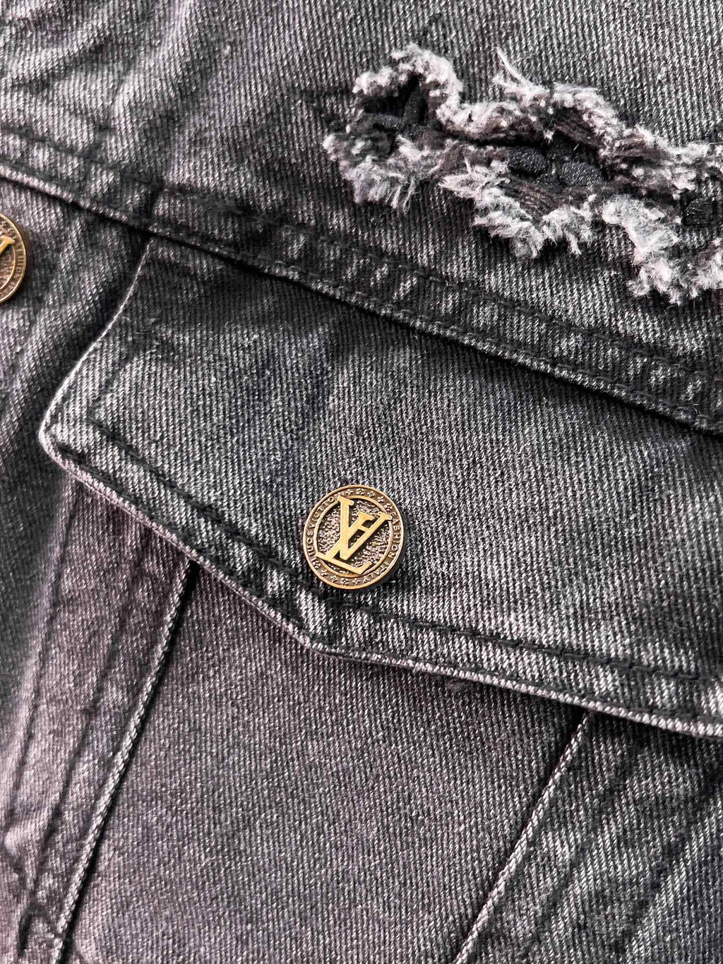 LV CHARCOAL BLACK DENIM JACKET 239526