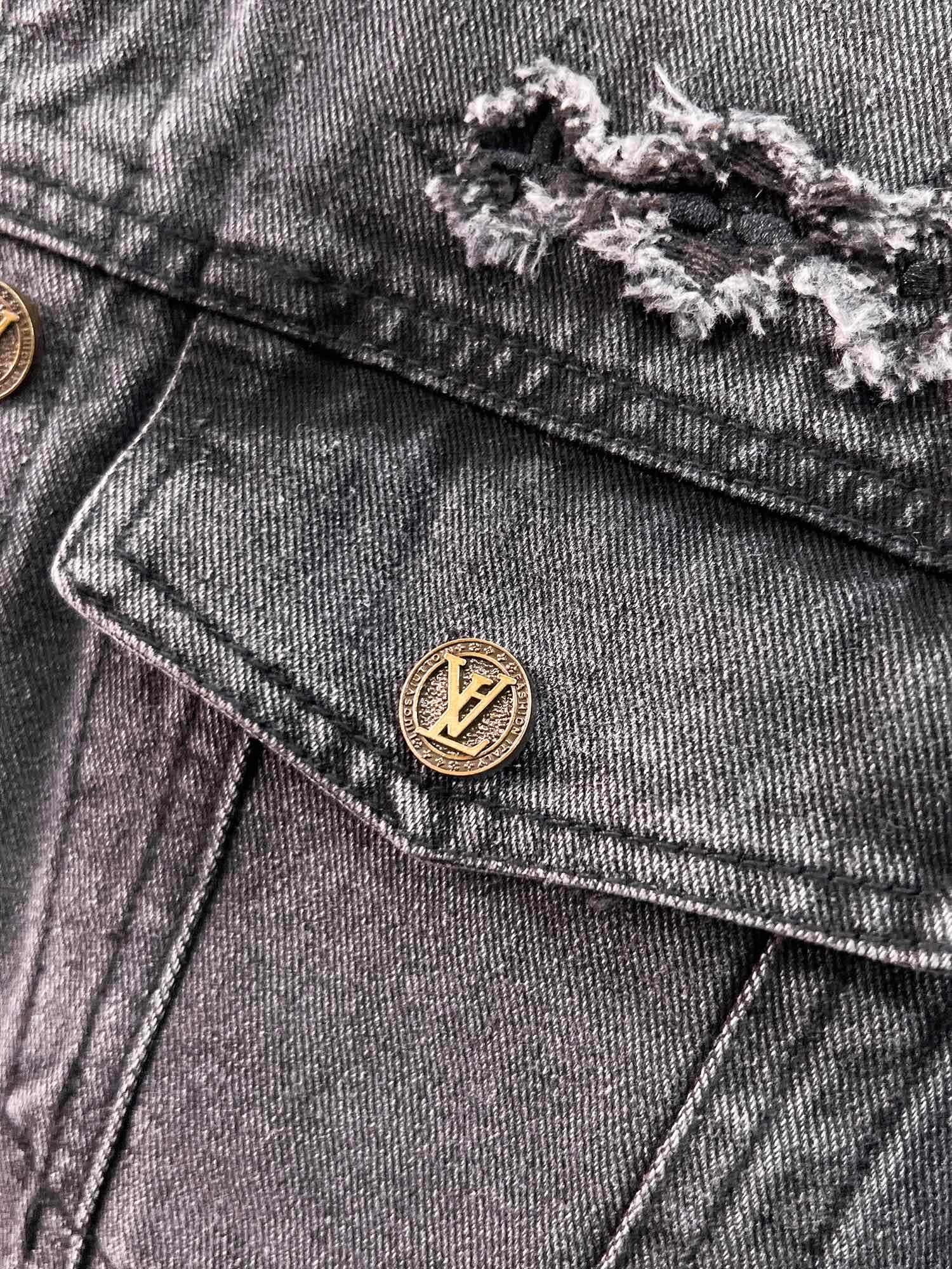LV CHARCOAL BLACK DENIM JACKET 239526