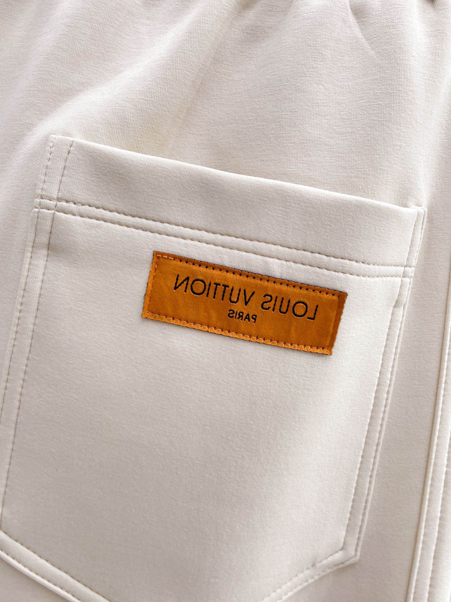 LV WHITE TROUSERS 239506
