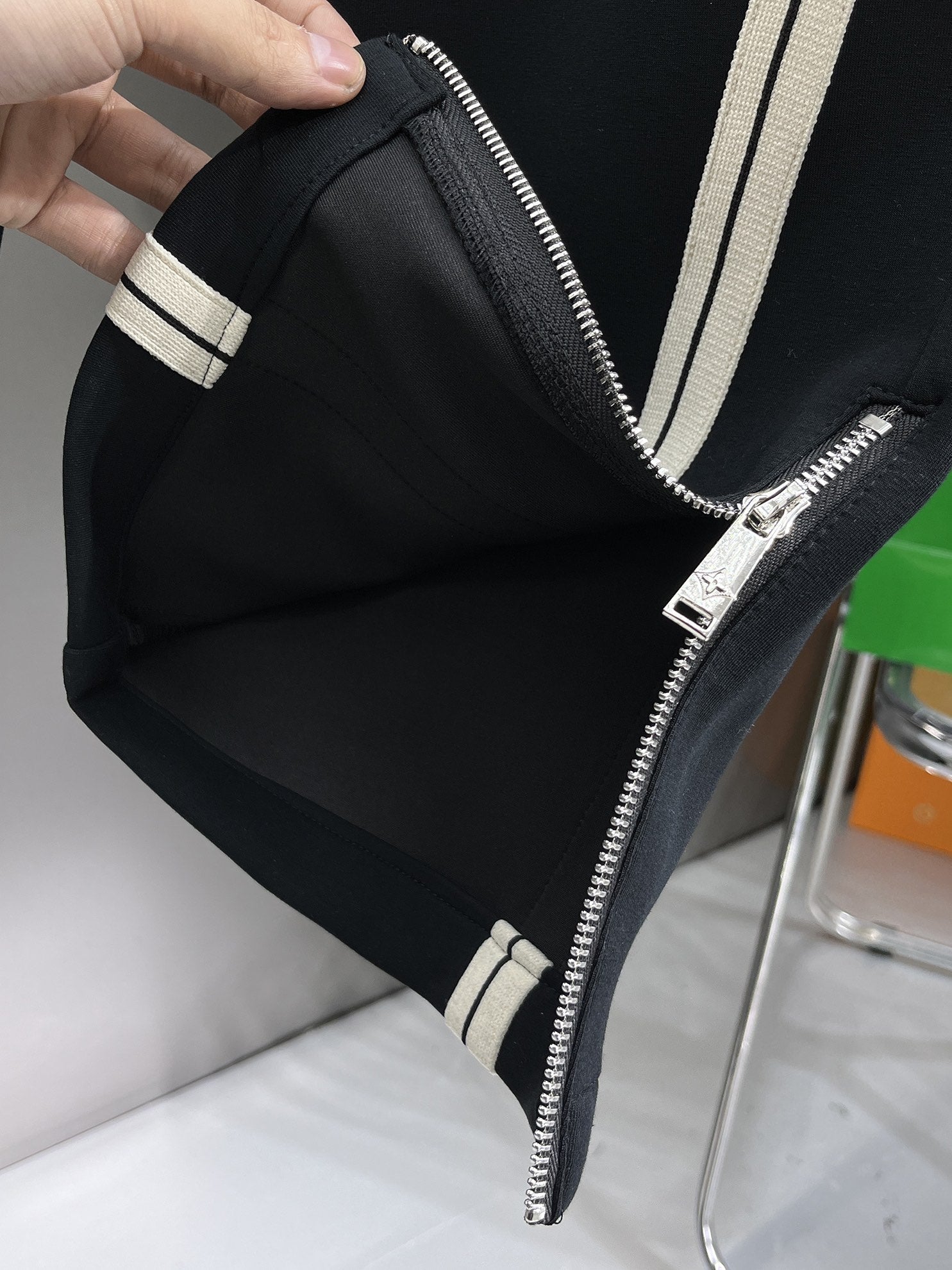LV BLACK MIX WHITE TROUSERS 239505