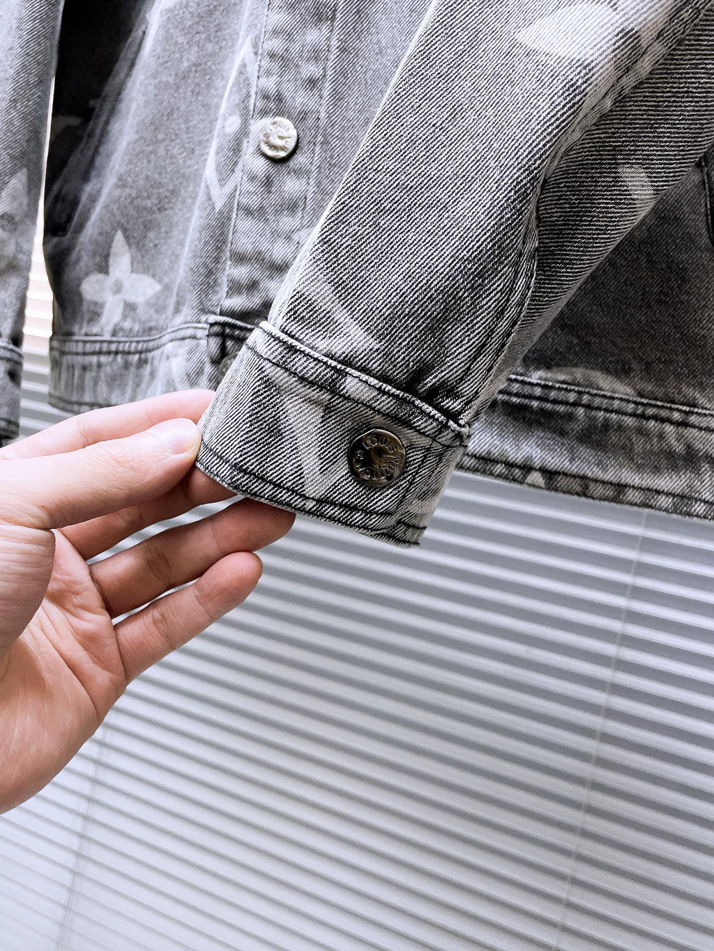LV BASIC SHIRT JACKET IN GRAY MONOGRAM DENIM 239130